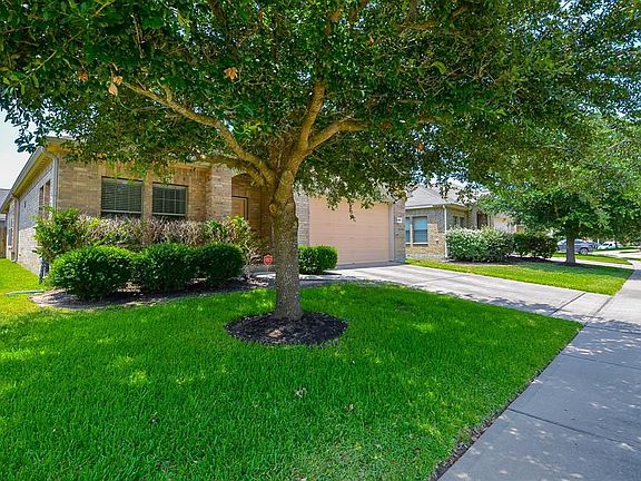 3rd image of 24319 Courtland Oaks St