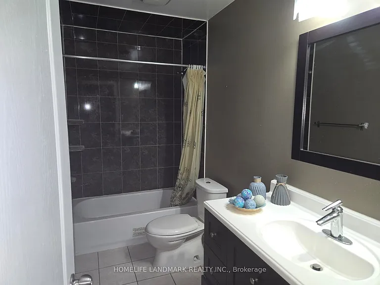 19 Wetmeadow Dr — Photo 12