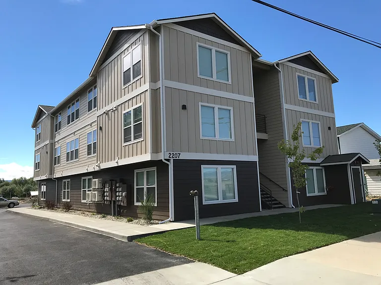 2207 N Airport Rd #101 — Photo 1