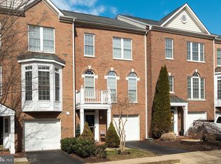 11648 Park Green Dr, Fairfax, VA 22030