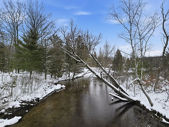 5th image of 9010 Lake Dr