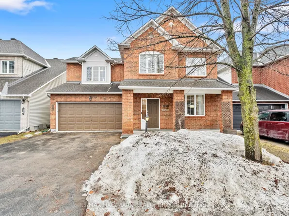 18 Irish Rose Cres, Ottawa, ON K2J 4T7