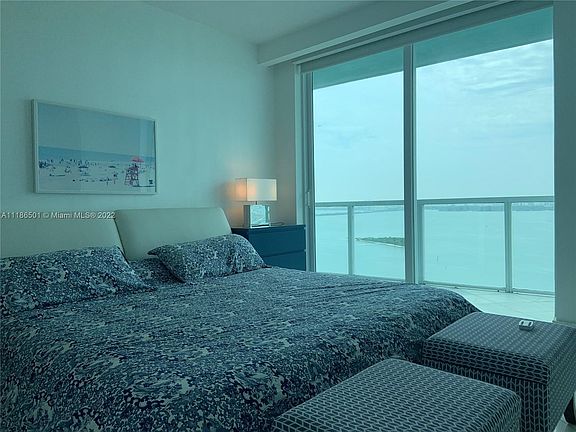 3rd image of 1900 N Bayshore Dr APT 3201