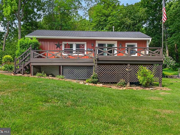 2nd image of 101 Pelican Ln