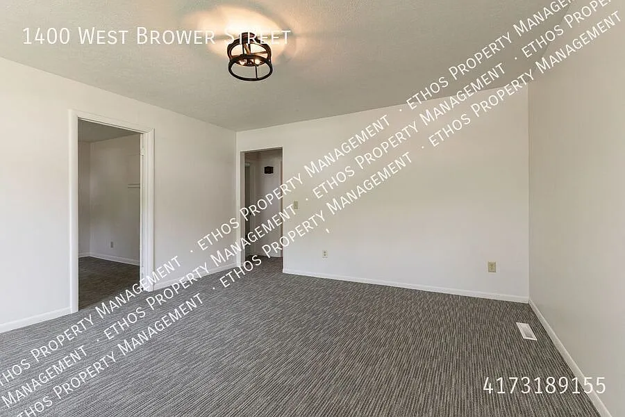 Available NOW 2 bed/ 1bath Located near Evangel University! — Photo 4