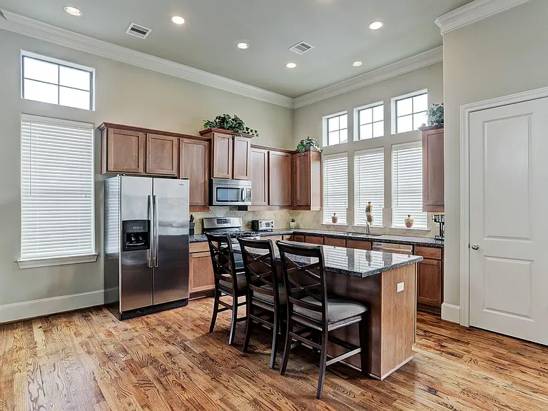 2520 Cohn St — Photo 3