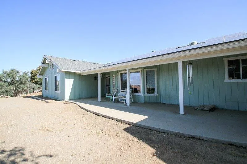 42886 Boyd Dr photo 1