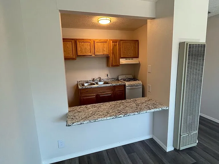 437 Mesilla St SE — Photo 1