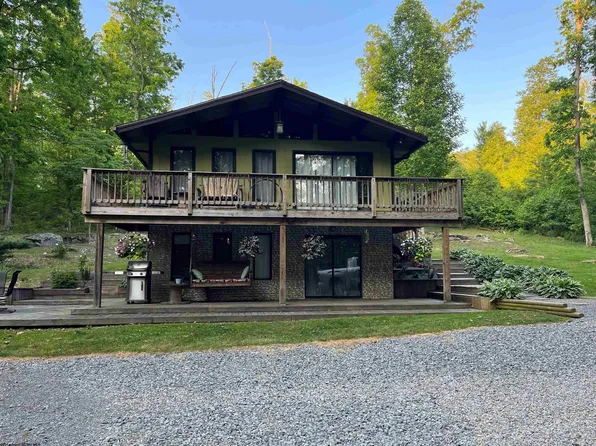 1548 Midway Rd, Belington, WV 26250