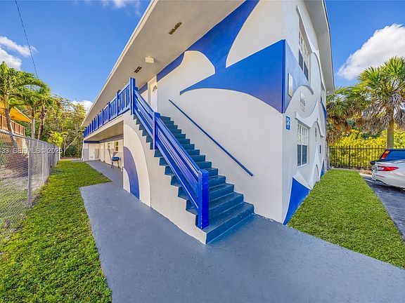 4th image of 640 SW 16th Ave