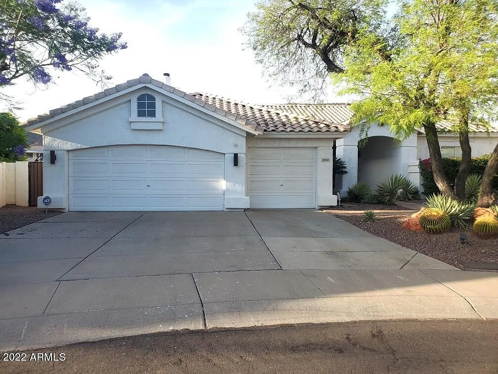 3 bed, 2.0 bath, 2428 sqft, $3,895 — Photo 4