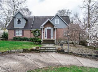 28 Maxwell Rd, Latham, NY 12110