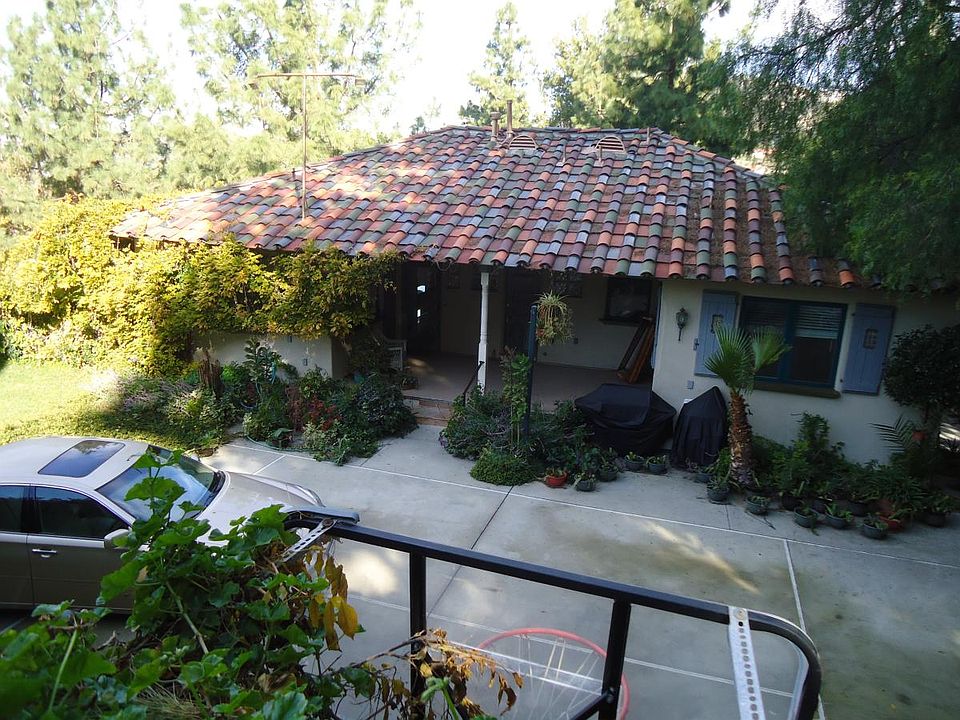 1st image of 1102 Country Hills Dr