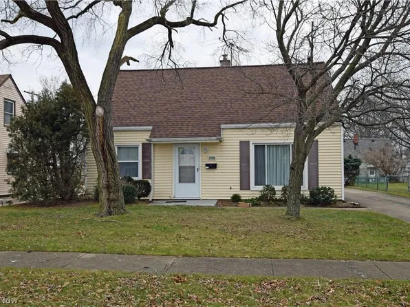 27050 Drakefield Ave, Euclid, OH 44132