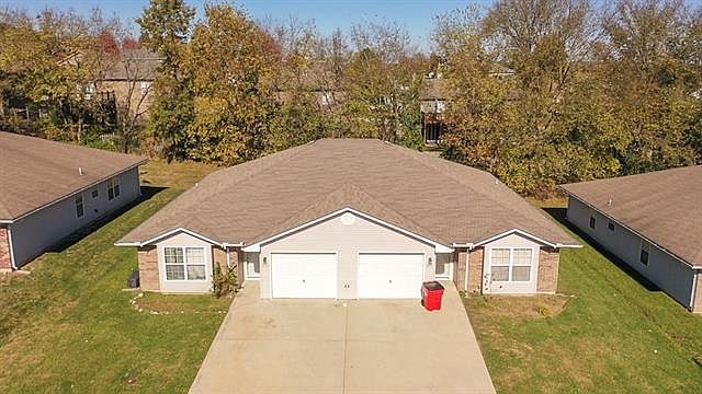1st image of 301-514 NW Woodbury Dr