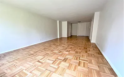 Rented by Manhattan Realty Group