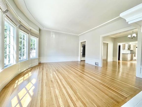 4th image of 3438 Broderick St