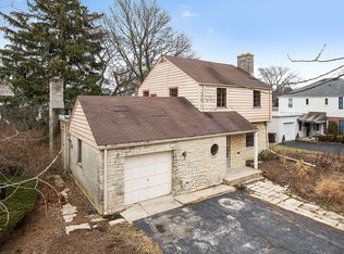 9325 Harding Ave, Evanston, IL 60203