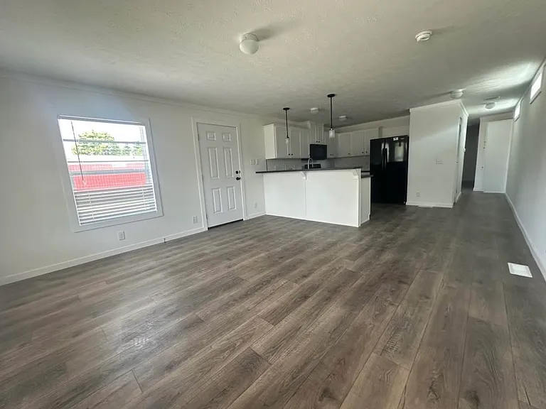 16105 Doyle Rd — Photo 3