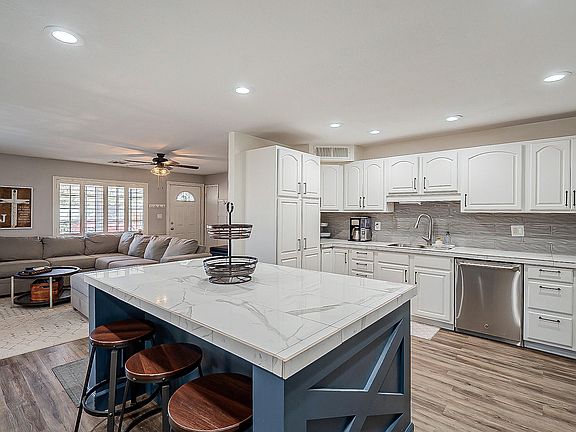 3rd image of 3607 E Karen Dr