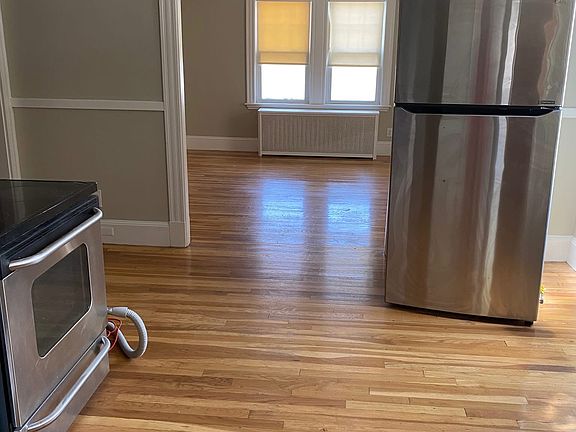 3rd image of 11 Sumner Rd #1