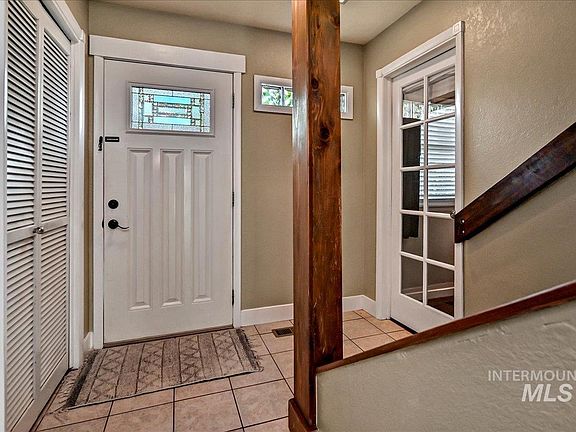 4th image of 846 N Dogwood Pl