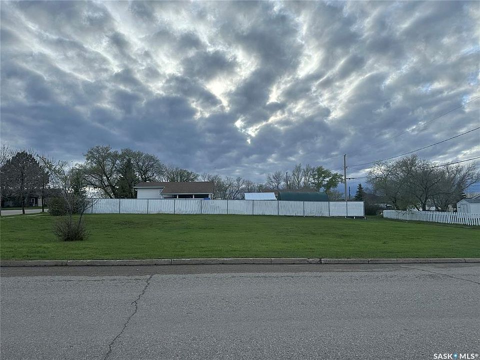 1st image of 400 3rd AVENUE W