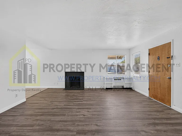 4411 Del Rio Rd #4 — Photo 5