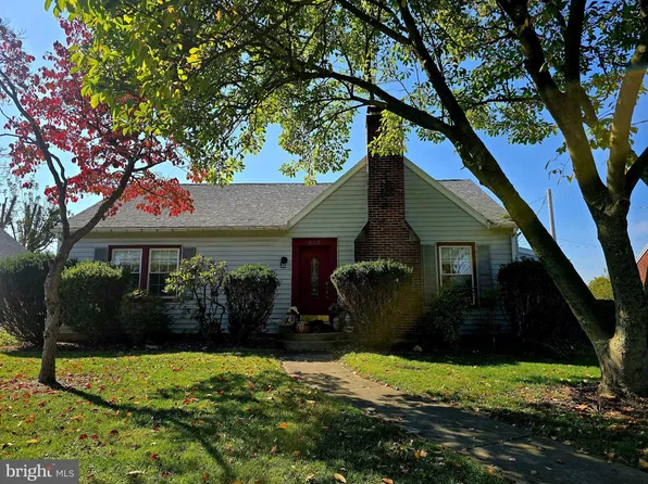 205 Park Heights Blvd, Hanover, PA 17331