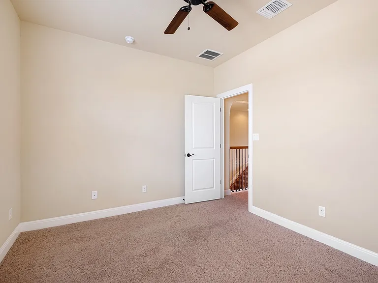2921 Desert Candle Dr — Photo 31