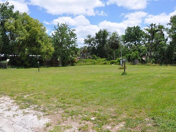 2nd image of 3740 Lacey Ln