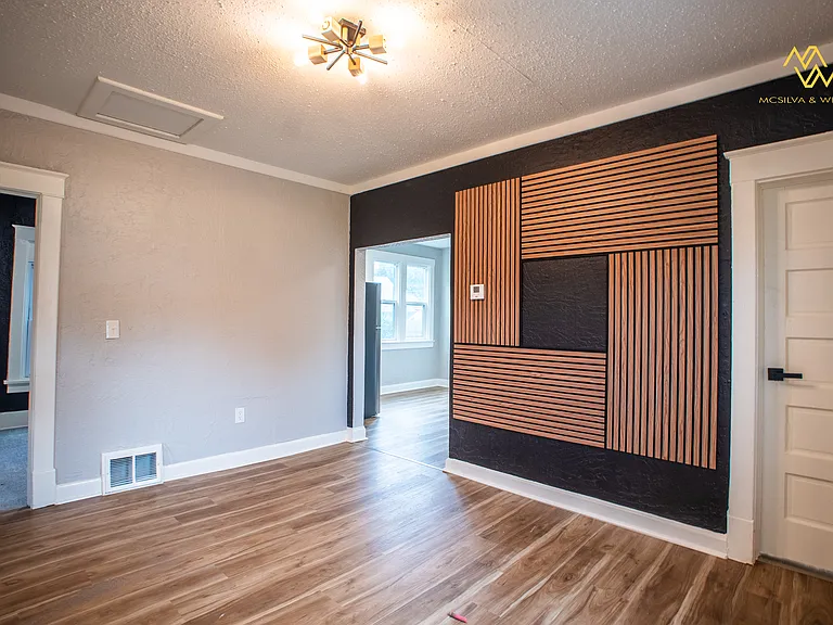 112 Topping Ave — Photo 7