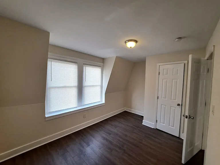 1100 Green St — Photo 26
