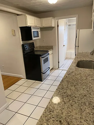 77 Pleasant St #1B Photo 1