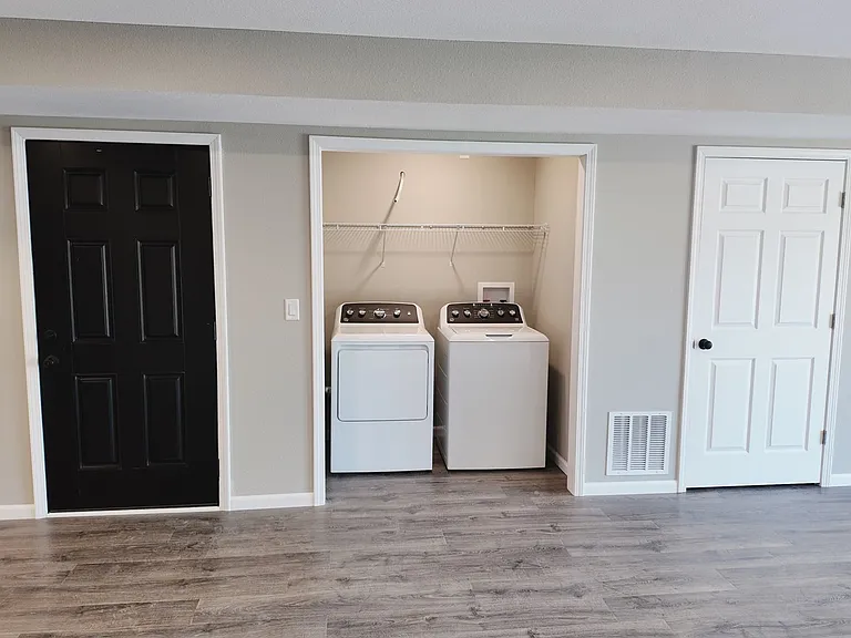 101 N Fairground Rd — Photo 15