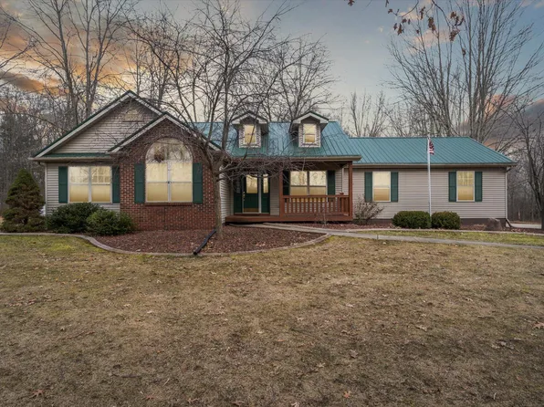 1529 Decamp Rd, Stockbridge, MI 49285