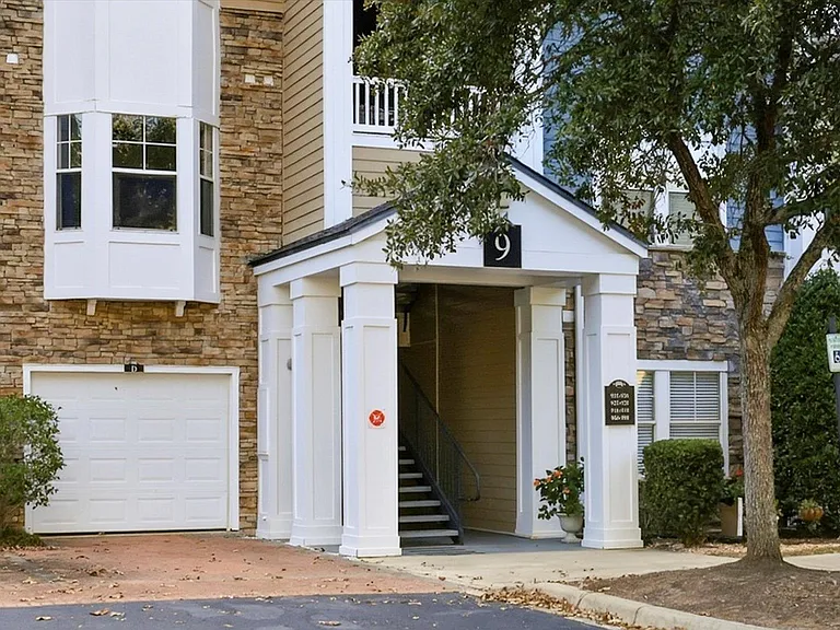 2801 Chancellorsville Dr #617 — Photo 6