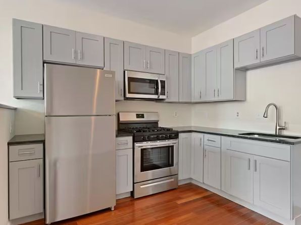 1430 McCulloh St #C