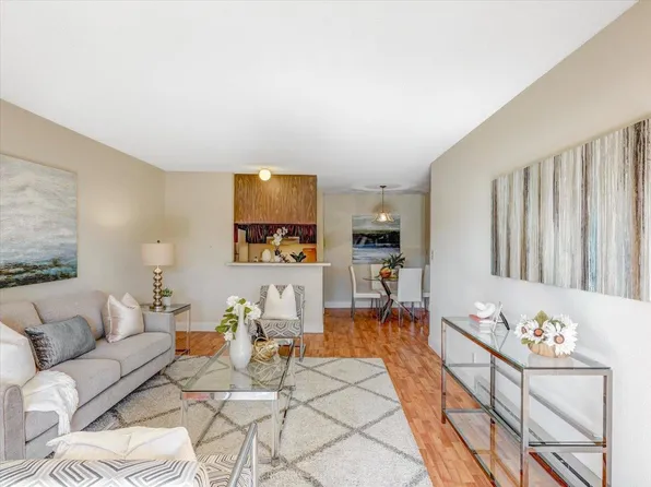 359 Half Moon Ln #301, Daly City, CA 94015