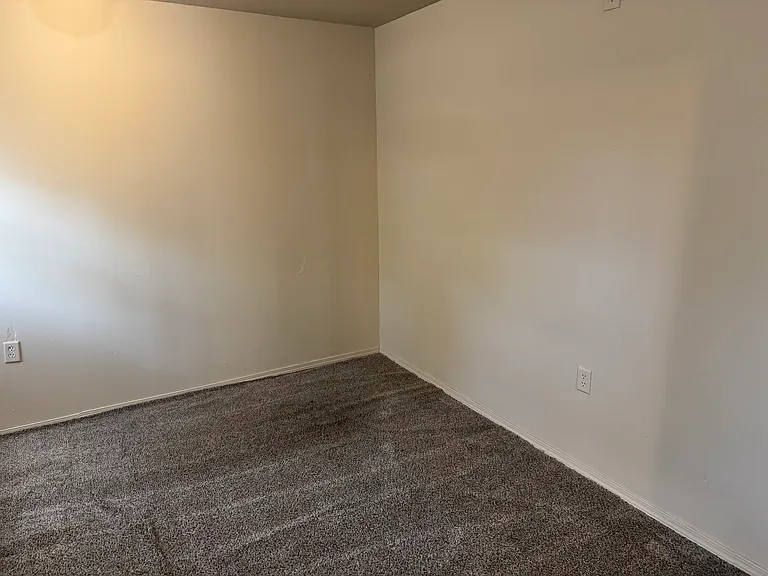 708 La Salle Way — Photo 15