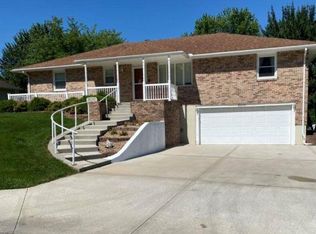 2510 Country Club Dr, Chillicothe, MO 64601