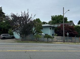 4721 SW Admiral Way #1, Seattle, WA 98116