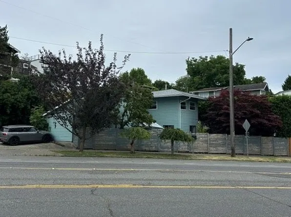 4721 SW Admiral Way #1, Seattle, WA 98116