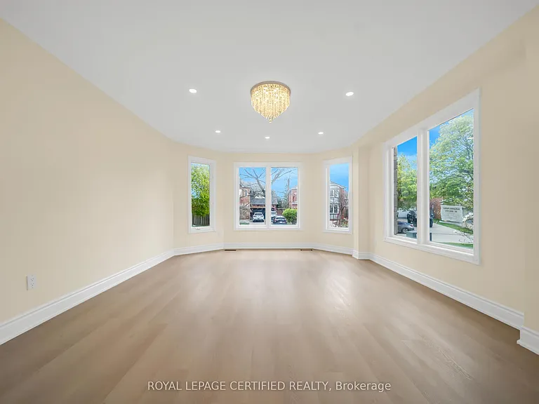 5016 Natkarni Cres #UPPER — Photo 6