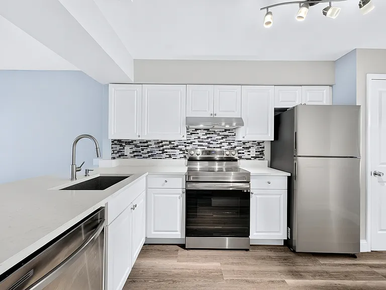 6363 Bonnie Bay Cir N — Photo 7