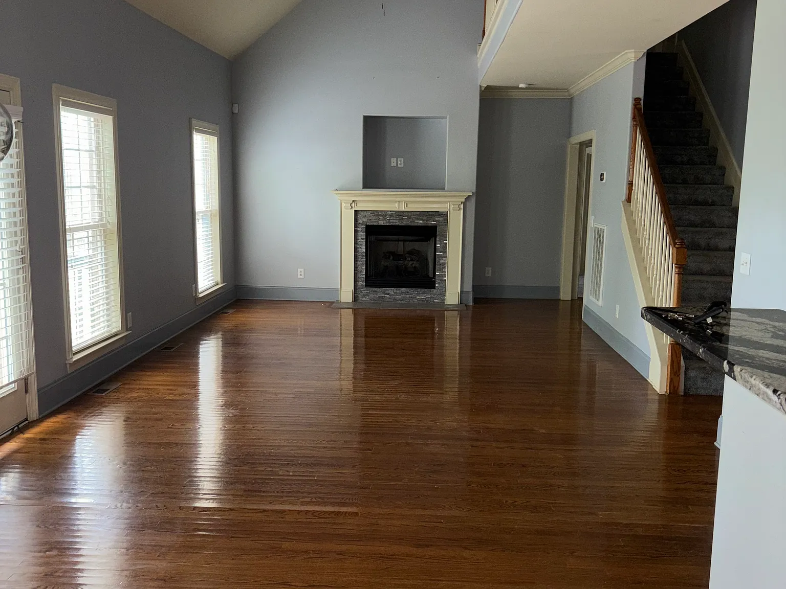 105 Chadwick Ct — Photo 4