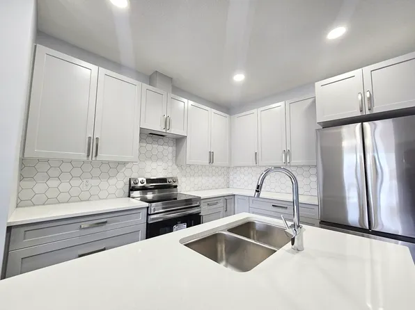 3727 214th St NW, Edmonton, AB T6M 1S4