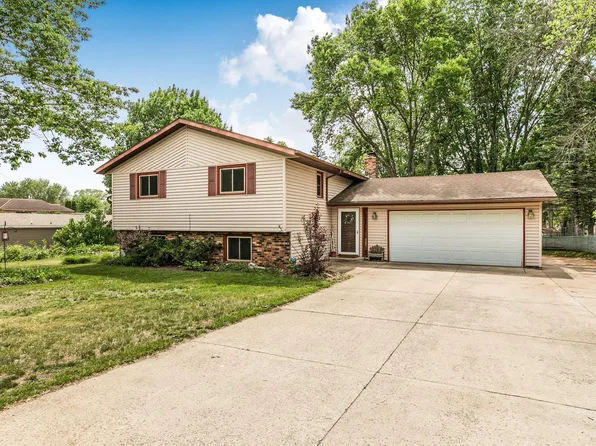 2156 Morningside Dr NE, Saint Cloud, MN 56304