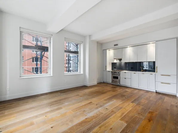 93 Worth Street 901 image 3 of 9
