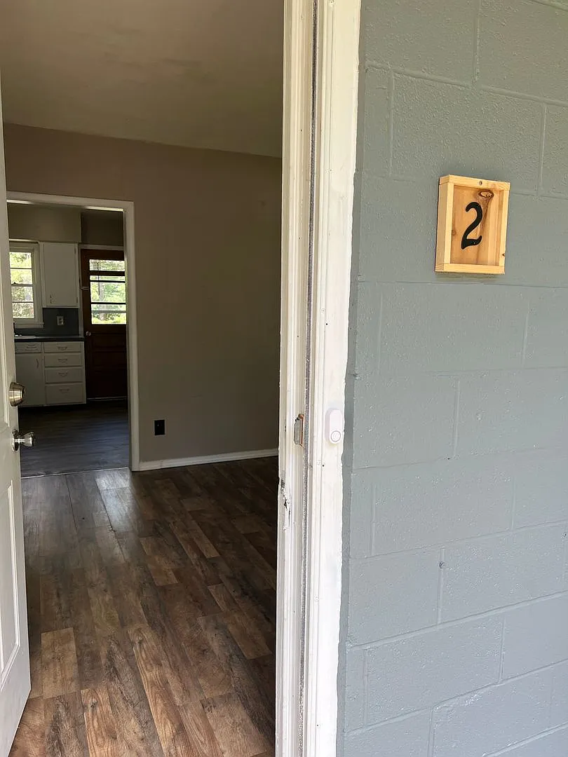 809 Shadow Rock Dr — Photo 2